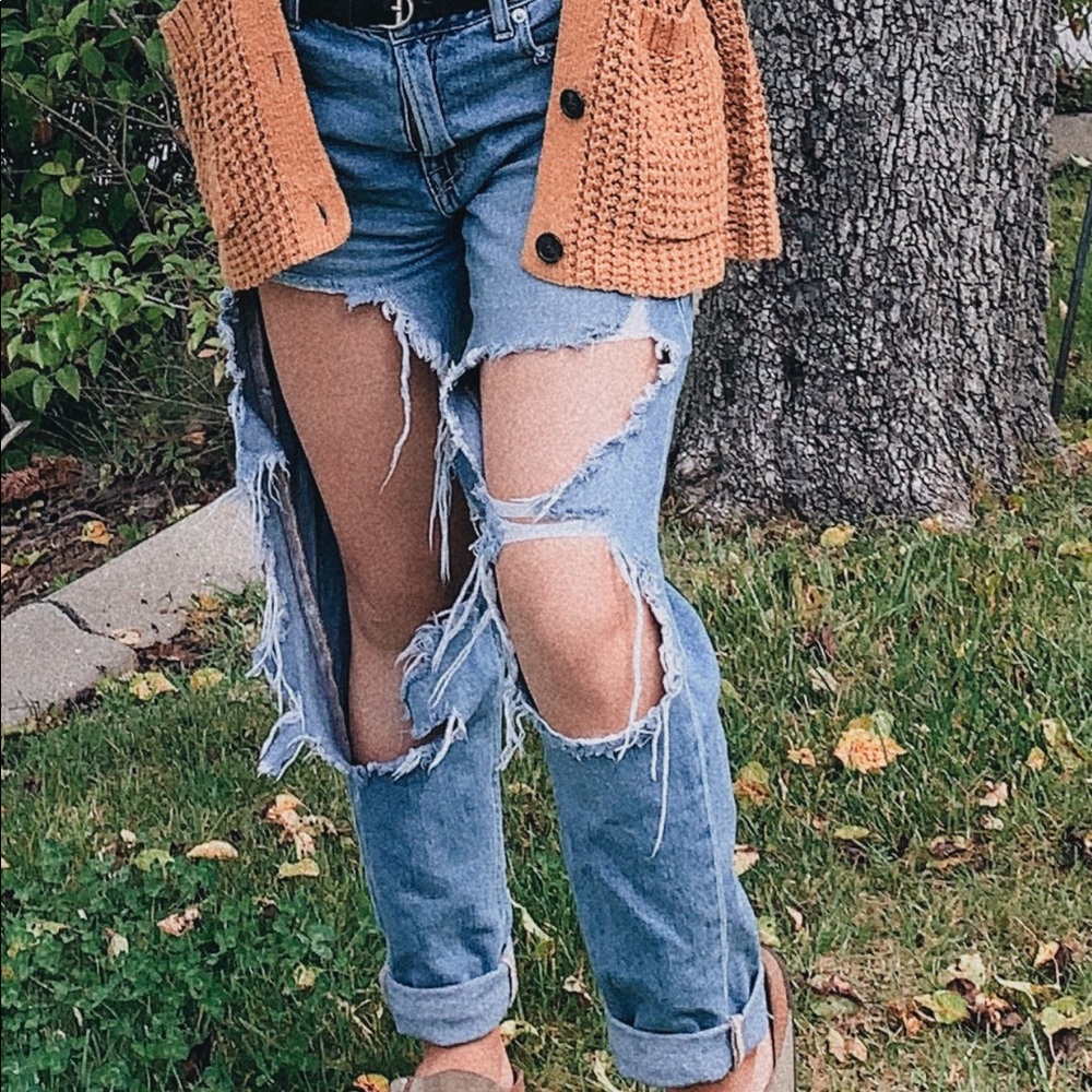 American Eagle Ripped Mom Jeans